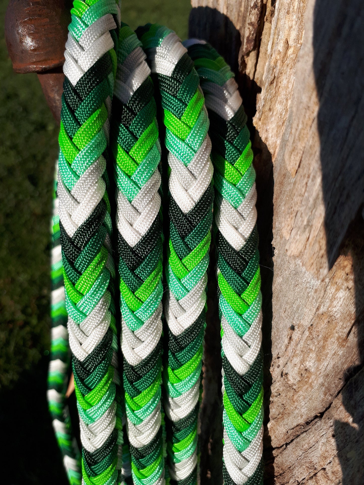 Ombre Braided Paracord Mecate in Green